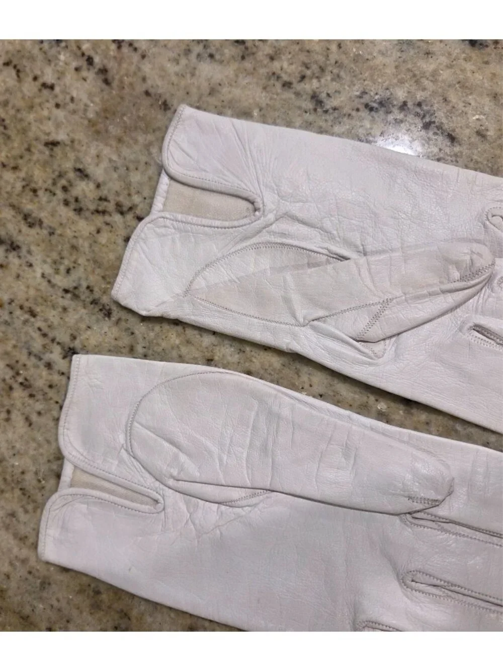 Vintage Womens Size S 6.5 Off-White Leather Silk Lined Formal Gloves Italy Saks